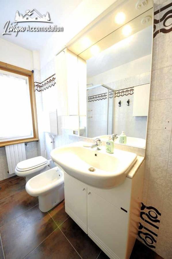 Chalet Rododendro Forest By Livigno Accomodation Bagian luar foto